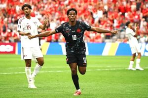 World Cup 2026: Canada vùi dập Qatar 6-0 trong cơn mưa thẻ phạt