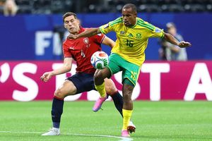 Cộng hòa Séc hòa Nam Phi 1-1, cả 2 đội nguy cơ bị loại sớm
