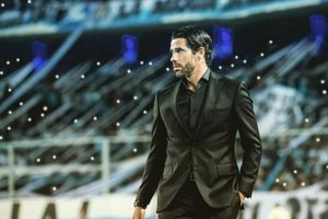 Cựu sao Real Madrid nhập viện khẩn cấp