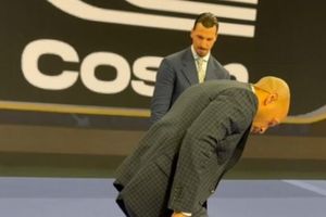 Ibrahimovic và Henry biểu diễn khi bình luận World Cup 2026
