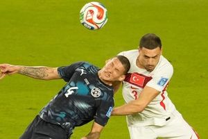 Paraguay mất người vì thẻ đỏ lịch sử, Thổ Nhĩ Kỳ vẫn bị loại sớm