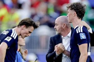 Ghi bàn chỉ sau 71 giây, Ma Rốc đẩy Scotland vào thế khó