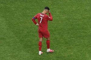 Chiếc bóng đơn côi của Ronaldo