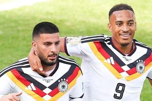 Thắng nhọc Bờ Biển Ngà, 'xe tăng' Đức lầm lũi tiến vào vòng hai