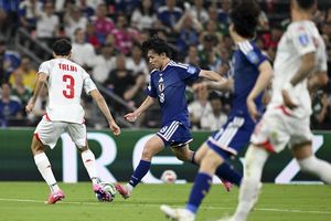 'Sát thủ' Ayase Ueda: Bùng nổ ở World Cup 2026 nhờ bí kíp từ Van Persie