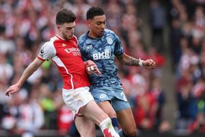 Arsenal quyết chi 85 triệu bảng mua Morgan Rogers: Declan Rice sắm vai thuyết khách