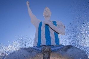 Argentina khánh thành bức tượng Lionel Messi cao nhất thế giới