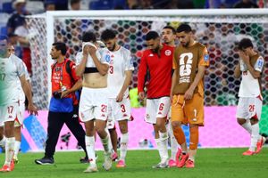 Cầu thủ Tunisia phẫn nộ sau thất bại trước Nhật Bản