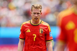 De Bruyne, Lukaku bị chê hết thời