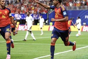 Đè bẹp Ả Rập Saudi 4-0, Tây Ban Nha thẳng tiến ngôi đầu bảng