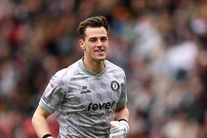 Manchester United chốt giá 10 triệu bảng cho thủ thành Radek Vitek