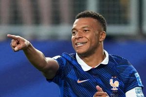 Mbappe lập cú đúp, Pháp tiễn đại diện châu Á về nước sớm
