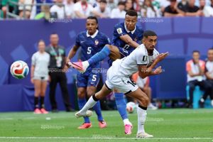 Messi hủy diệt cuộc đua Giày vàng World Cup