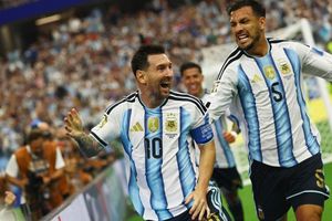Messi mệt đến mức quên luôn bàn thắng lịch sử