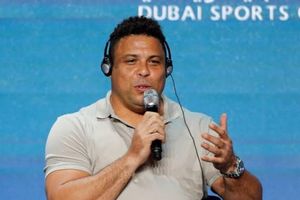 Ronaldo Nazario: Bằng tuổi Messi, tôi giải nghệ 4 năm, nặng 120 kg rồi
