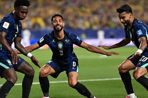 Thơ World Cup: Bắt đầu lộ diện anh tài