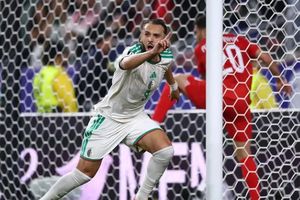 Algeria ngược dòng đánh bại Jordan để nuôi hy vọng đi tiếp