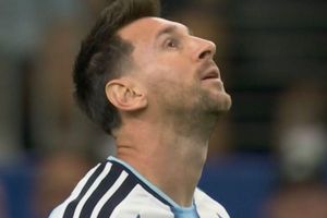 Nỗi buồn của Messi trong ngày lập kỷ lục