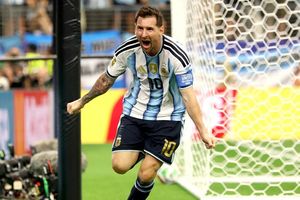 Ngày lịch sử của Messi