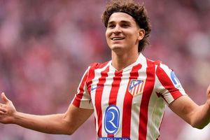 Atlético Madrid sẵn sàng kiện Barcelona lên FIFA, quyết không bán Julían Álvarez