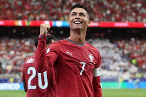 Bồ Đào Nha 3-0 Uzbekistan: Ronaldo lập cú đúp