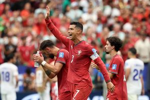 Ronaldo bắt World Cup nhớ lại mình