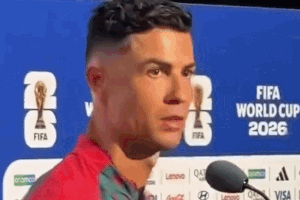 Clip Ronaldo bực bội khi bị hỏi về Messi sau trận thắng đậm
