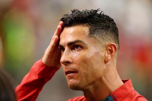 Báo Pháp: 'Không nên chọc giận Ronaldo'