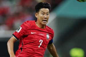 Son Heung-min chuộc lỗi?