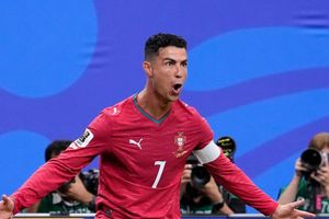 Khi Ronaldo bị động chạm vào lòng tự ái