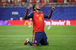 Lamine Yamal và cuộc đua Cầu thủ trẻ xuất sắc nhất World Cup 2026