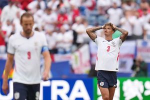 Khó hiểu với Tuchel