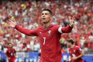 Cú đúp của Ronaldo và lời khẳng định di sản World Cup