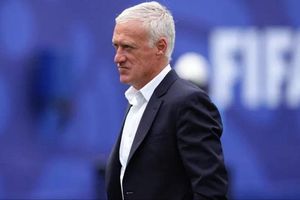 HLV Didier Deschamps vắng mặt ở lượt trận cuối vòng bảng