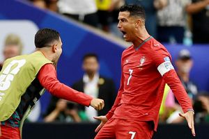 Nhân tố đặc biệt khiến Ronaldo bỏ thói quen 'siu' sau bàn thắng đỉnh cao tuổi 41