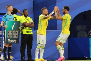Hình ảnh Brazil đã chờ đợi Neymar gần 1.000 ngày