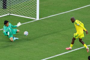Nam Phi 0-0 Hàn Quốc: Cơ hội liên tiếp bị bỏ lỡ