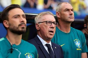 Ancelotti ghi điểm với người Brazil