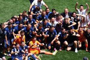 Đội đầu tiên vào vòng knock-out World Cup với vị trí thứ 3