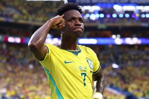 Vinicius tỏa sáng, Brazil tiến vào vòng knock-out với ngôi nhất bảng