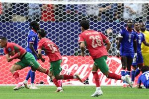 Morocco giành vé đi tiếp