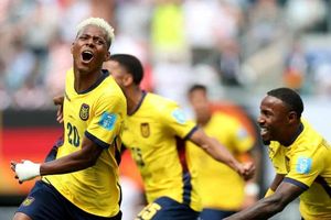 Ecuador tạo kỳ tích World Cup, đánh bại Đức để vào vòng trong