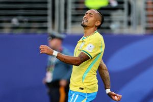 Raphinha phát hiện cú sốc tài chính giữa World Cup