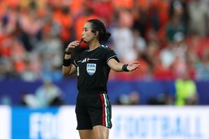 Nữ trọng tài Mexico đi vào lịch sử World Cup