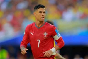 Ronaldo tịt ngòi, Bồ Đào Nha bế tắc và chỉ giành ngôi nhì bảng K