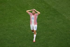 Croatia 0-0 Ghana: Nikola Vlasic sút dội cột