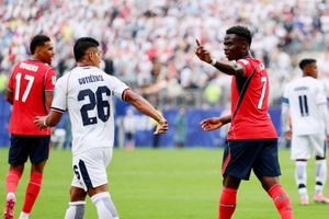 Tuyển Anh thành 'nạn nhân' đầu tiên của luật FIFA mới