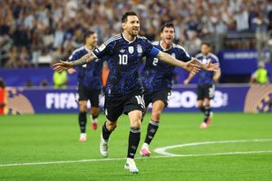 Messi liên tiếp xô đổ các kỷ lục World Cup