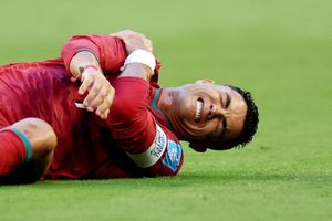 Số 7 trái ngược của Messi và Ronaldo