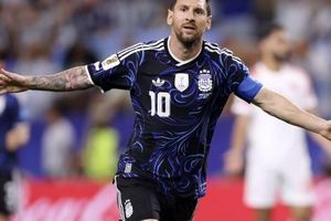 Messi ghi siêu phẩm từ ghế dự bị, Argentina thắng thuyết phục Jordan